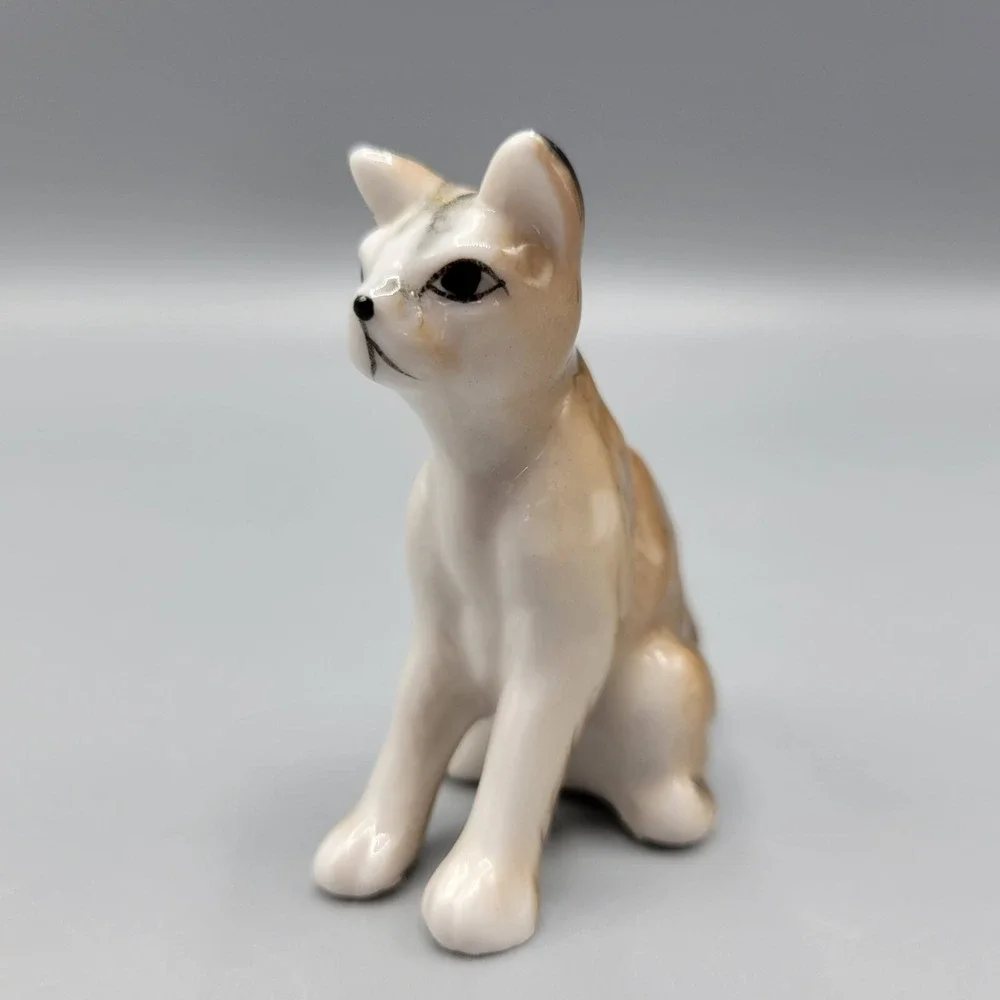 Vintage Ceramic Cat Kitten Figurine Home Shelf Decor 2.25